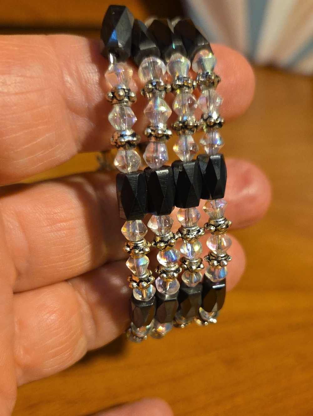 Source Unknown Black and Clear Faceted Bead Stretch Bracelet